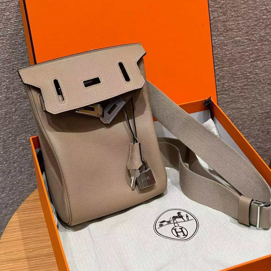 Hermès Hac a Dos PM Backpack Handmade In Togo Calfskin Leather Silver Hardware S2 Trench - Image 3