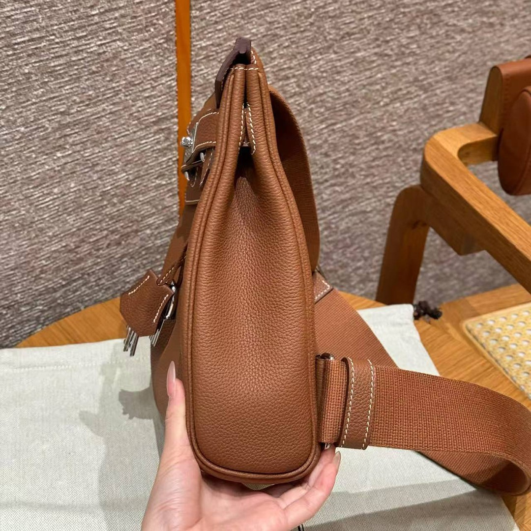 Hermès Hac a Dos PM Backpack Handmade In Togo Calfskin Leather Silver Hardware Ck37 Gold - Image 17