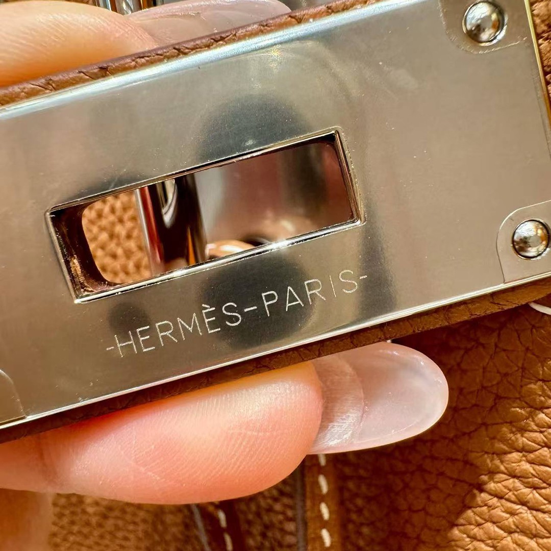 Hermès Hac a Dos PM Backpack Handmade In Togo Calfskin Leather Silver Hardware Ck37 Gold - Image 4