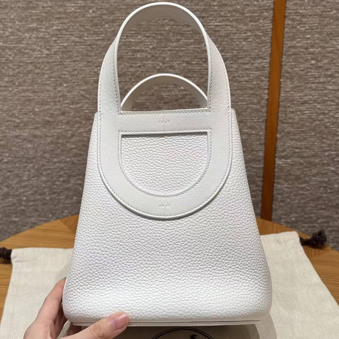 Hermes In the Loop 18 Bag Handmade In Taurillon Clemence Leather Gold Hardware 01 Blanc - Image 18