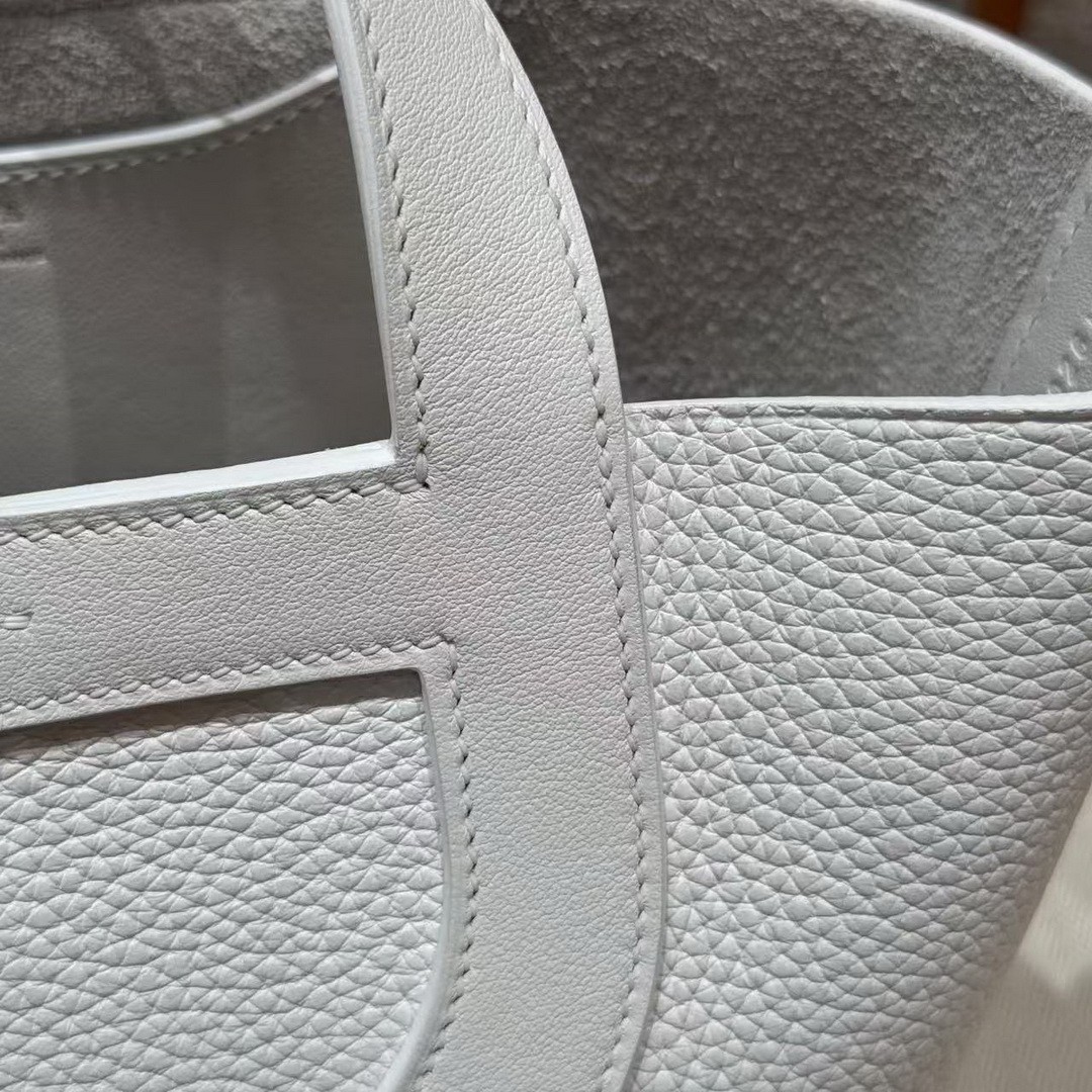 Hermes In the Loop 18 Bag Handmade In Taurillon Clemence Leather Gold Hardware 01 Blanc - Image 11