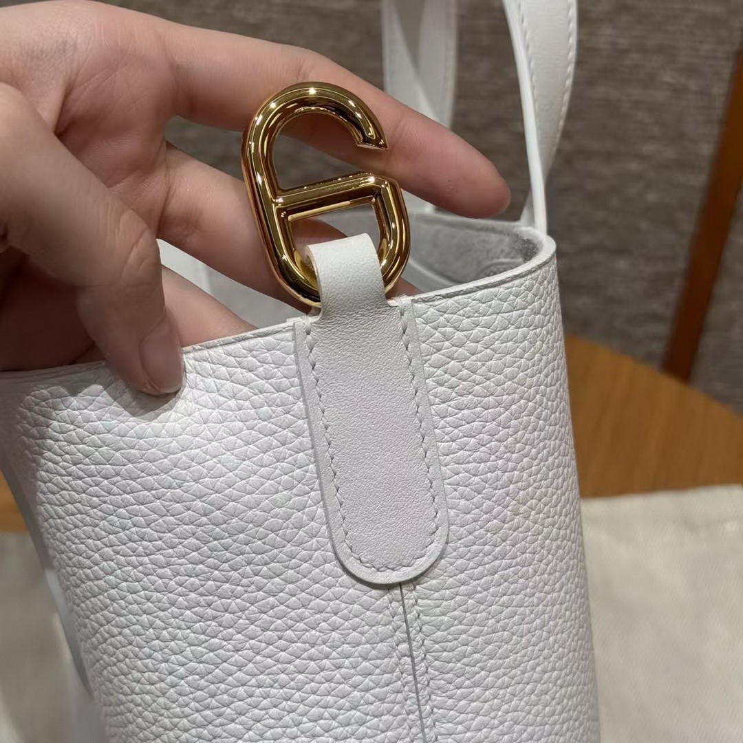 Hermes In the Loop 18 Bag Handmade In Taurillon Clemence Leather Gold Hardware 01 Blanc - Image 9
