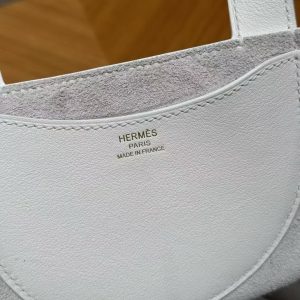 Hermes In the Loop 18 Bag Handmade In Taurillon Clemence Leather Gold Hardware 01 Blanc - Image 8
