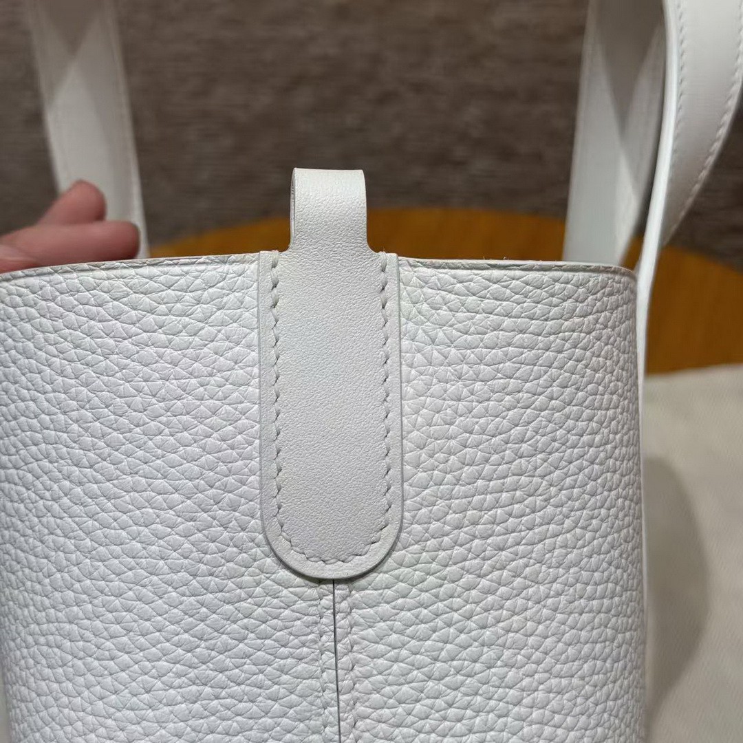 Hermes In the Loop 18 Bag Handmade In Taurillon Clemence Leather Gold Hardware 01 Blanc - Image 7