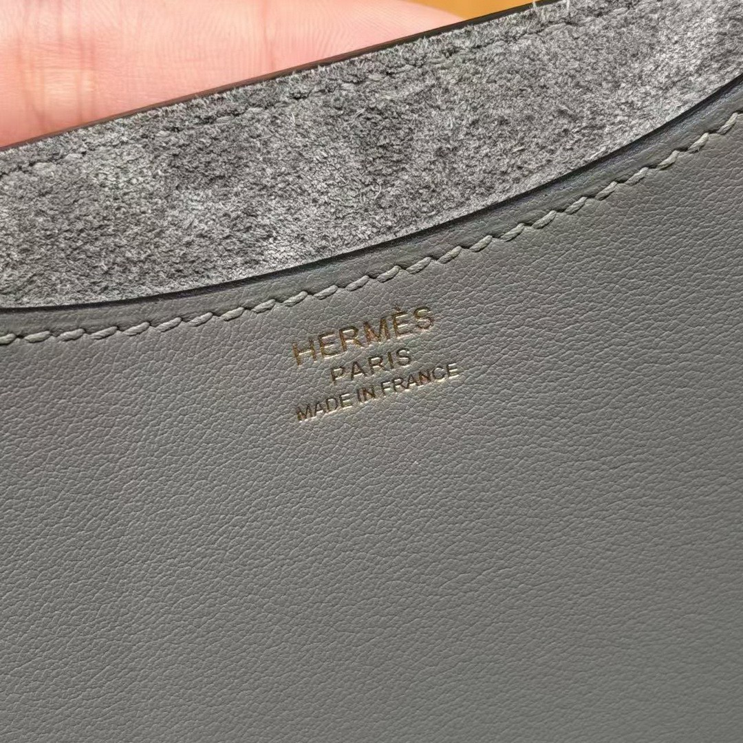 Hermes In the Loop 18 Bag Handmade In Taurillon Clemence Leather Gold Hardware 0L Gris Meyer - Image 13