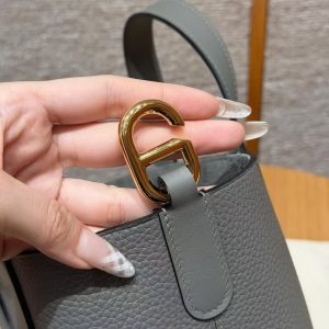 Hermes In the Loop 18 Bag Handmade In Taurillon Clemence Leather Gold Hardware 0L Gris Meyer - Image 8