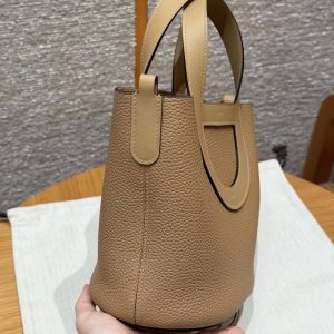 Hermes In the Loop 18 Bag Handmade In Taurillon Clemence Leather Gold Hardware 0M Chai - Image 12