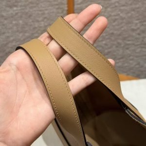 Hermes In the Loop 18 Bag Handmade In Taurillon Clemence Leather Gold Hardware 0M Chai - Image 7