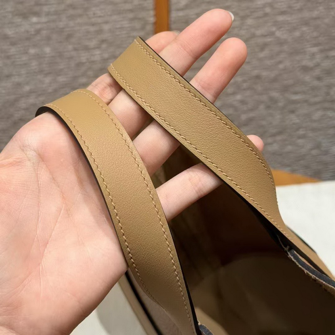 Hermes In the Loop 18 Bag Handmade In Taurillon Clemence Leather Gold Hardware 0M Chai - Image 7