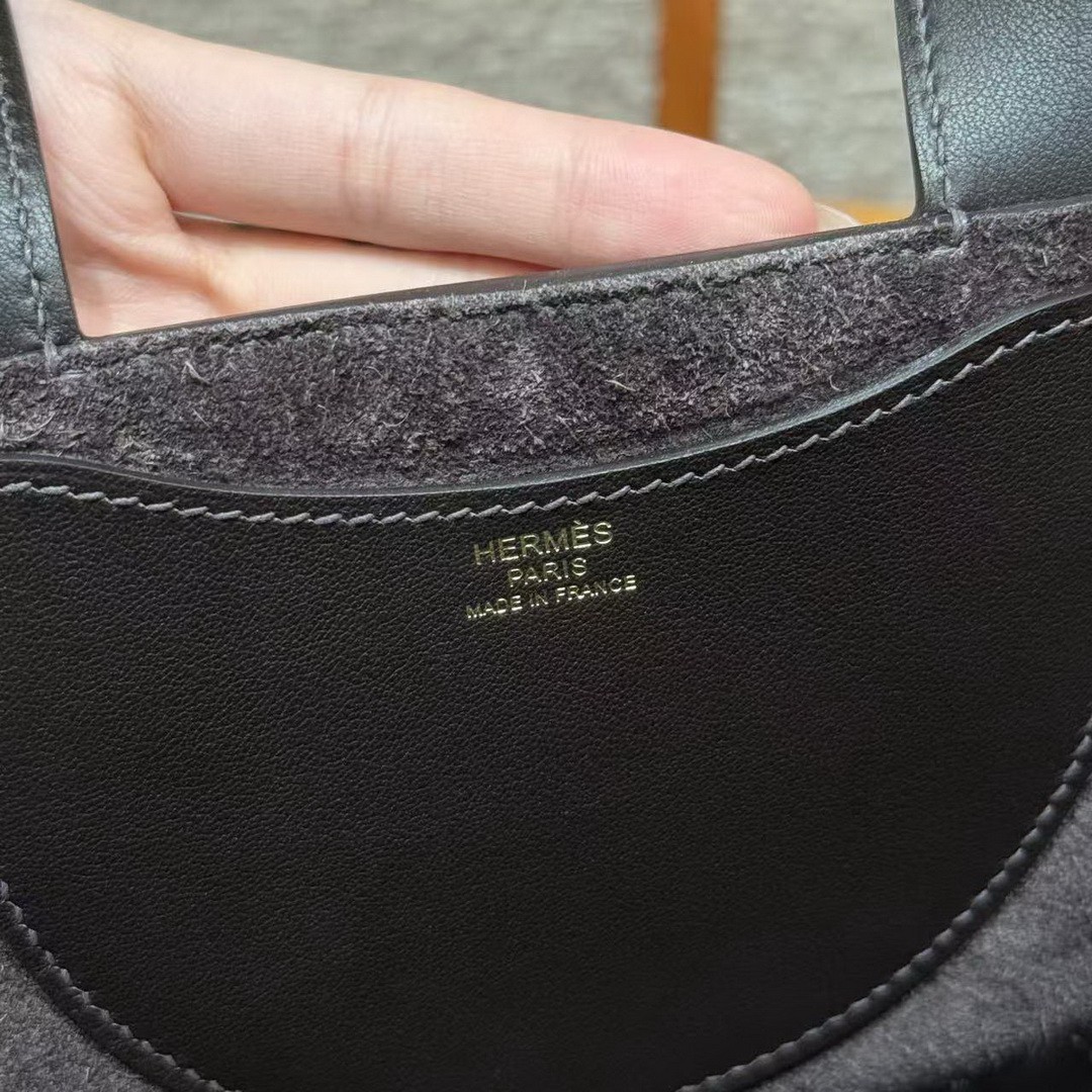 Hermes In the Loop 18 Bag Handmade In Taurillon Clemence Leather Gold Hardware 46 Ebene - Image 13