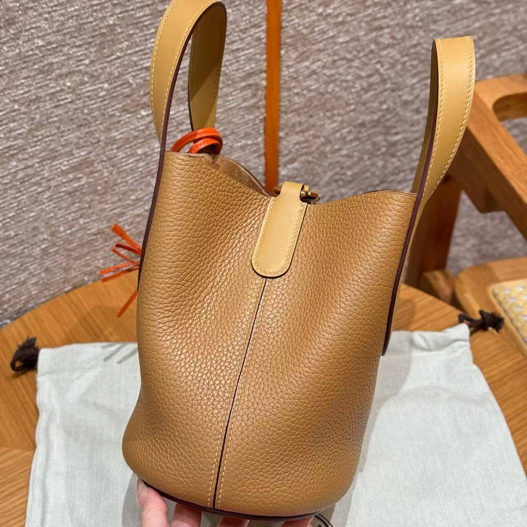Hermes In the Loop 18 Bag Handmade In Taurillon Clemence Leather Gold Hardware 4B Biscuit - Image 3