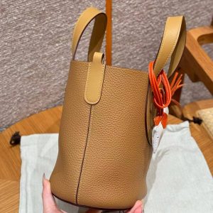 Hermes In the Loop 18 Bag Handmade In Taurillon Clemence Leather Gold Hardware 4B Biscuit - Image 6