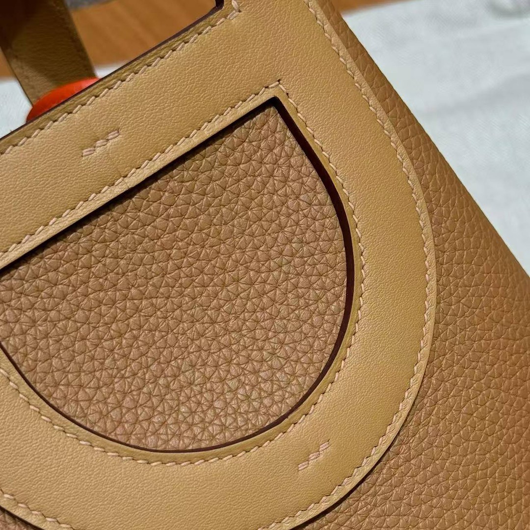 Hermes In the Loop 18 Bag Handmade In Taurillon Clemence Leather Gold Hardware 4B Biscuit - Image 9