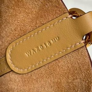 Hermes In the Loop 18 Bag Handmade In Taurillon Clemence Leather Gold Hardware 4B Biscuit - Image 12