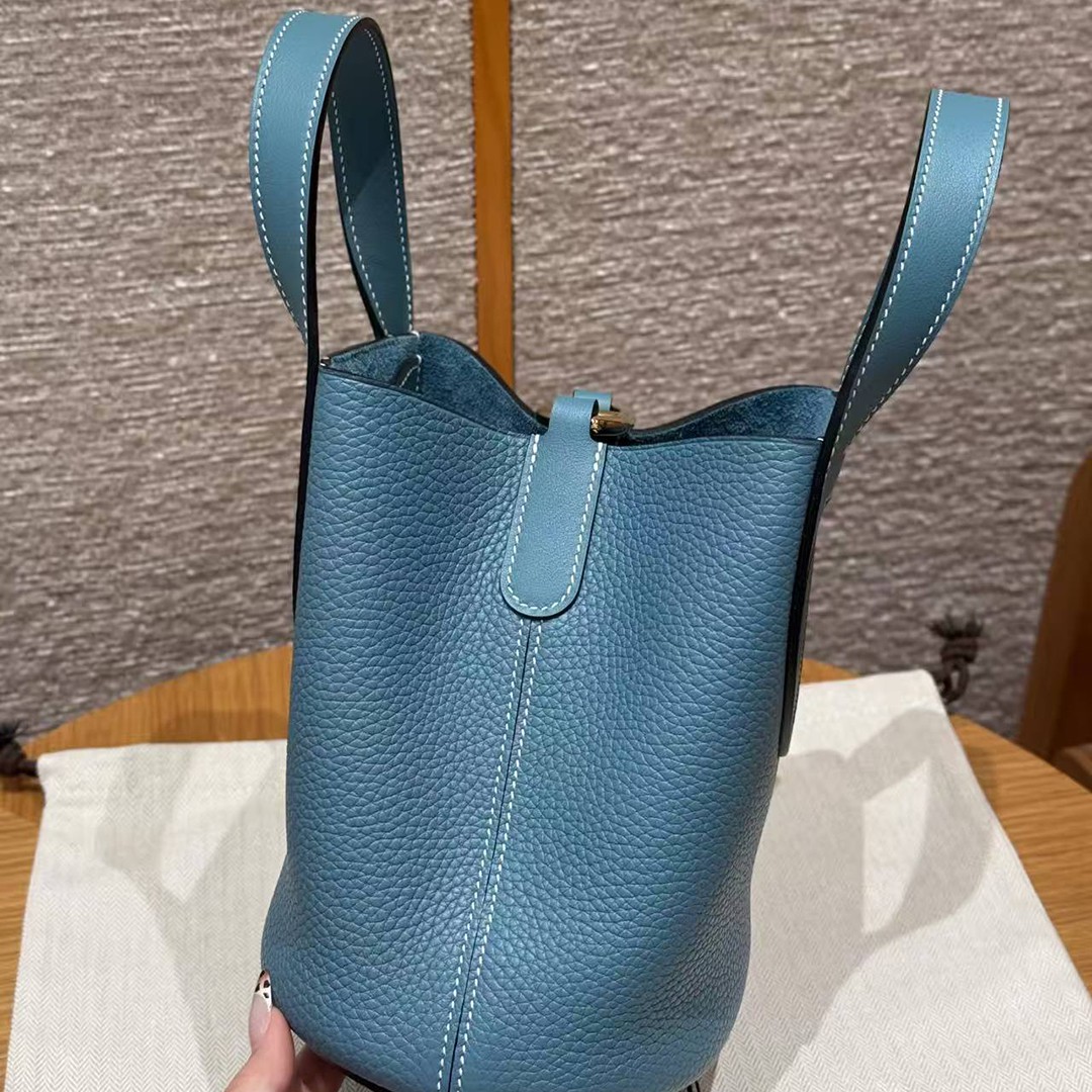 Hermes In the Loop 18 Bag Handmade In Taurillon Clemence Leather Gold Hardware 75 Blue Jean - Image 17
