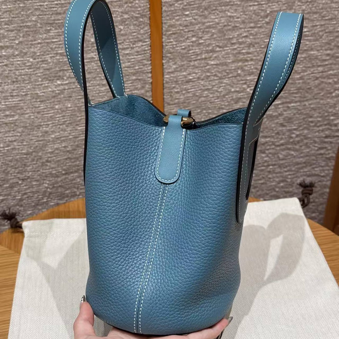 Hermes In the Loop 18 Bag Handmade In Taurillon Clemence Leather Gold Hardware 75 Blue Jean - Image 16
