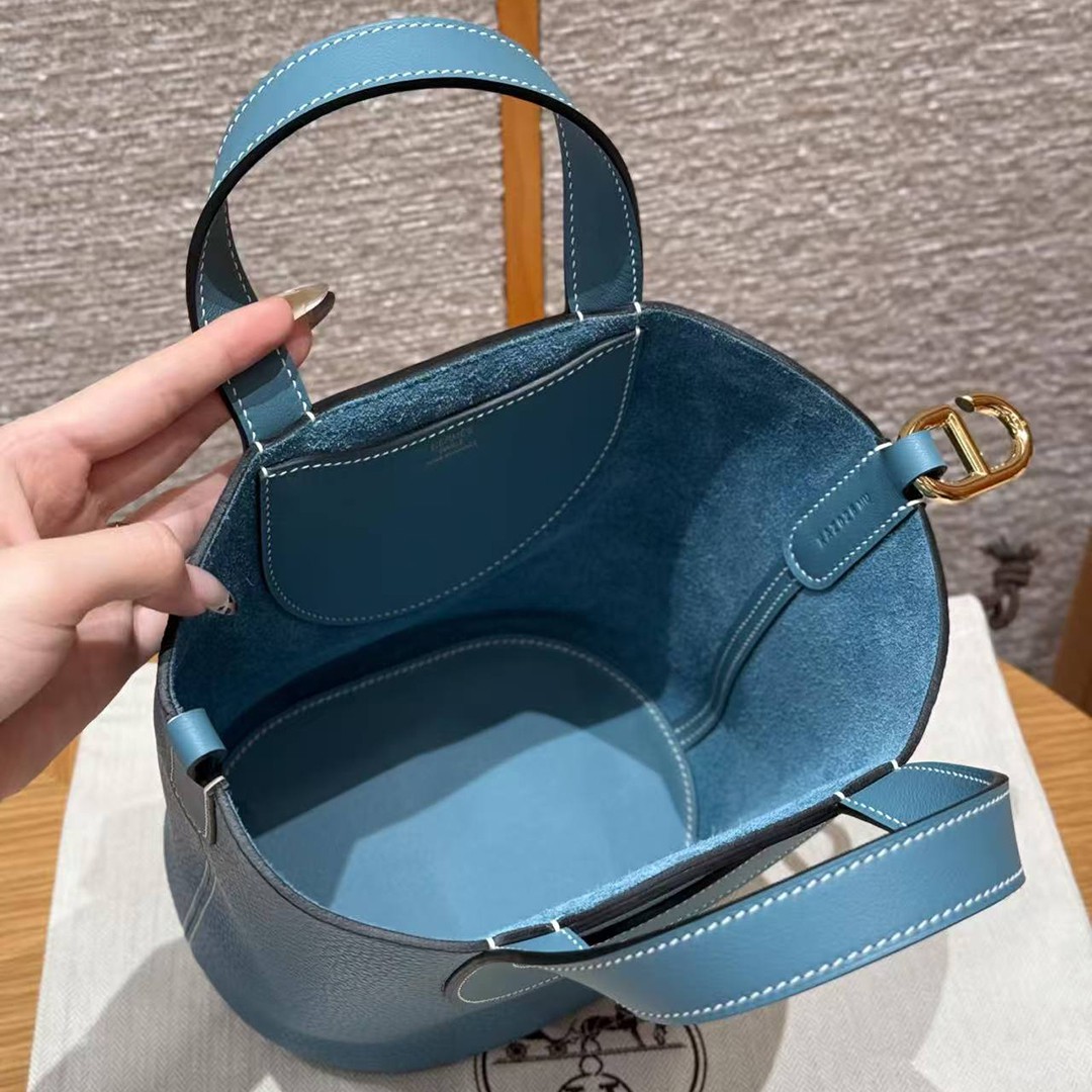 Hermes In the Loop 18 Bag Handmade In Taurillon Clemence Leather Gold Hardware 75 Blue Jean - Image 14