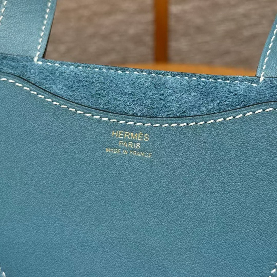 Hermes In the Loop 18 Bag Handmade In Taurillon Clemence Leather Gold Hardware 75 Blue Jean - Image 13