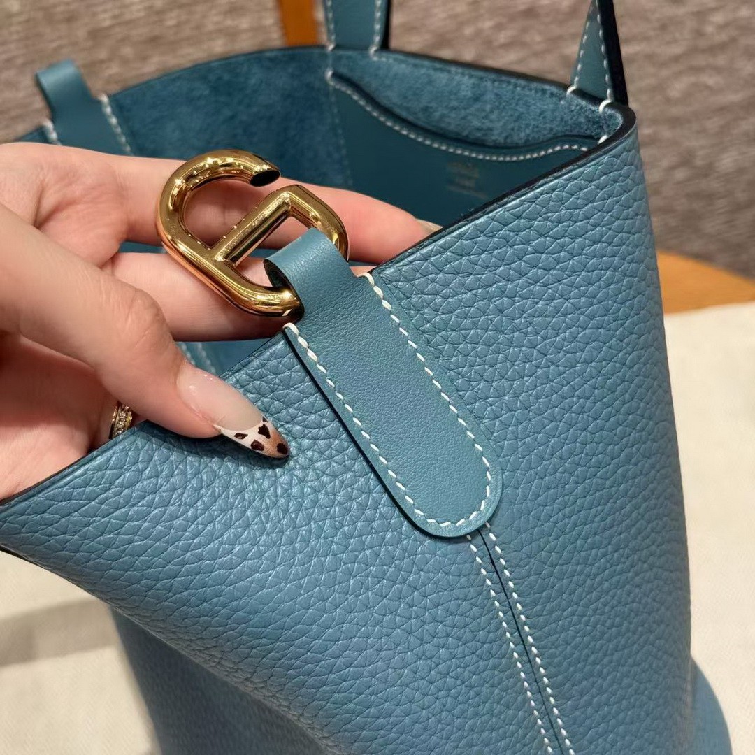 Hermes In the Loop 18 Bag Handmade In Taurillon Clemence Leather Gold Hardware 75 Blue Jean - Image 9