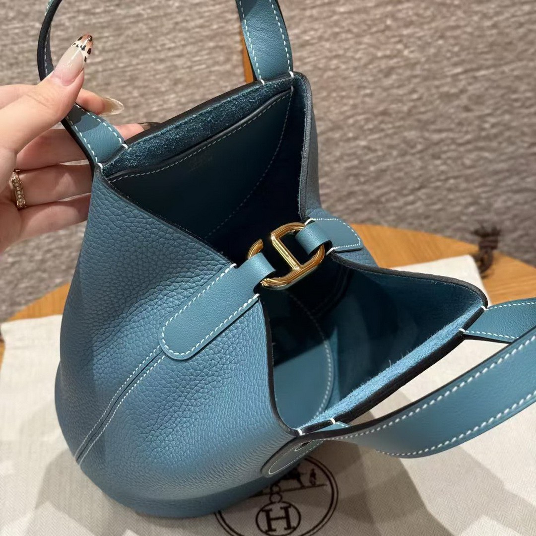 Hermes In the Loop 18 Bag Handmade In Taurillon Clemence Leather Gold Hardware 75 Blue Jean - Image 8
