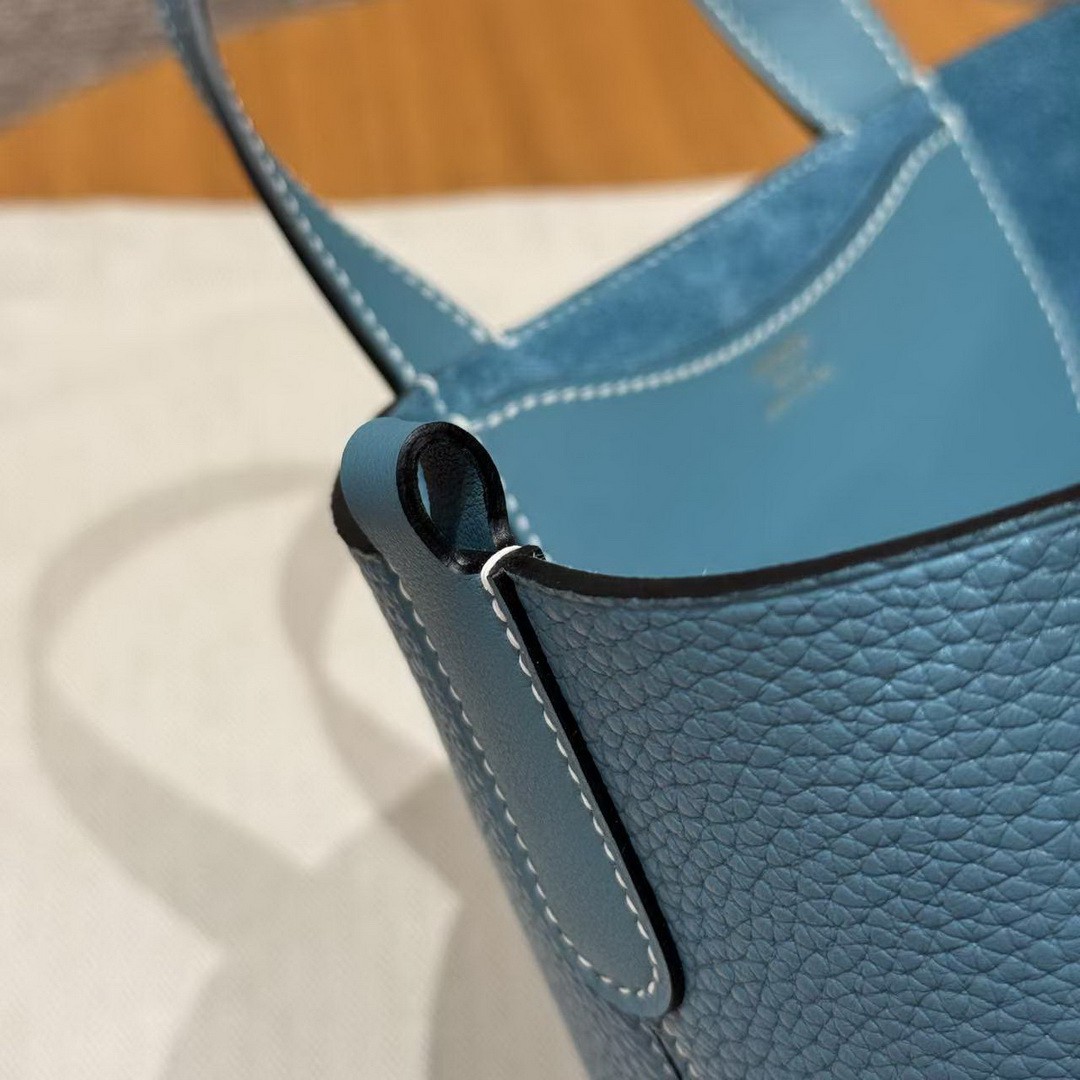 Hermes In the Loop 18 Bag Handmade In Taurillon Clemence Leather Gold Hardware 75 Blue Jean - Image 6