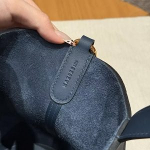 Hermes In the Loop 18 Bag Handmade In Taurillon Clemence Leather Gold Hardware 7P Blue De Presse - Image 12