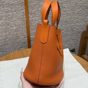 Hermes In the Loop 18 Bag Handmade In Taurillon Clemence Leather Gold Hardware 8V Orange Poppy - Image 9