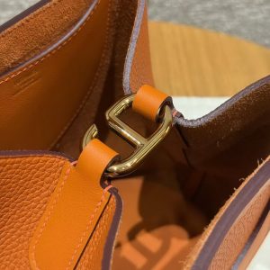 Hermes In the Loop 18 Bag Handmade In Taurillon Clemence Leather Gold Hardware 8V Orange Poppy - Image 8
