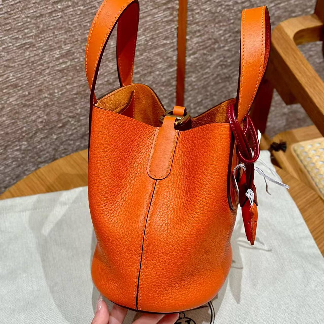 Hermes In the Loop 18 Bag Handmade In Taurillon Clemence Leather Gold Hardware 8v Orange Poppy - Image 14