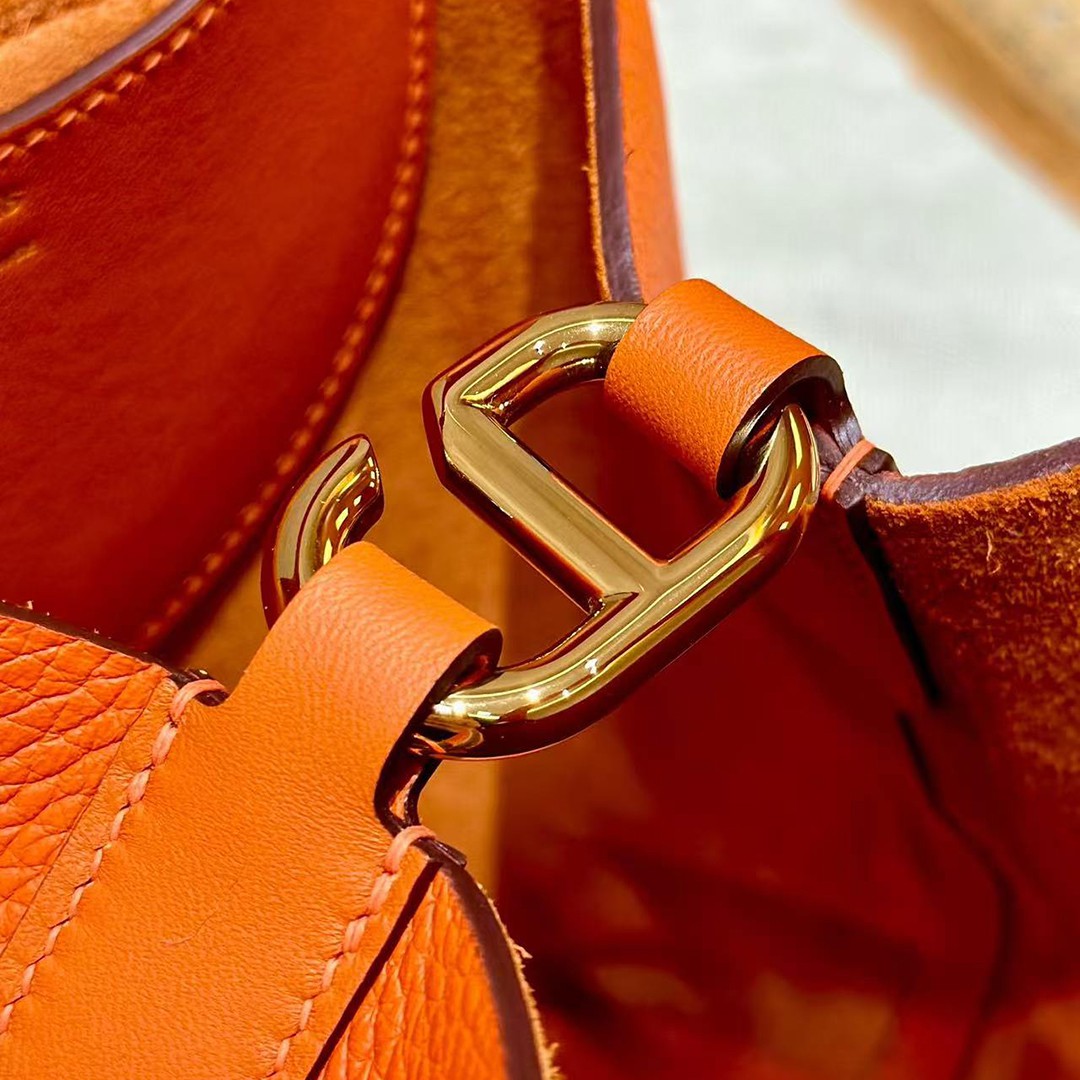Hermes In the Loop 18 Bag Handmade In Taurillon Clemence Leather Gold Hardware 8v Orange Poppy - Image 12