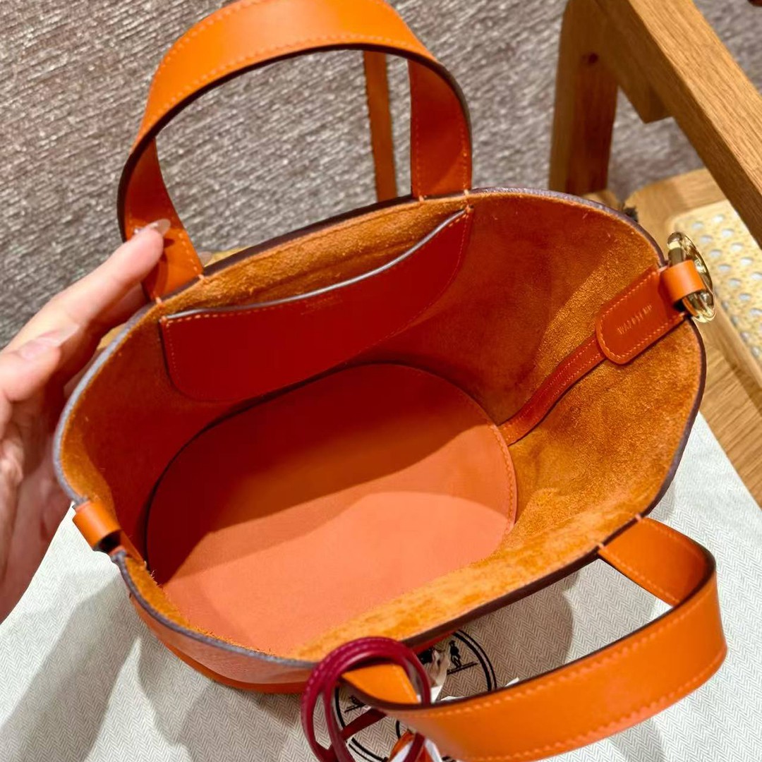 Hermes In the Loop 18 Bag Handmade In Taurillon Clemence Leather Gold Hardware 8v Orange Poppy - Image 11