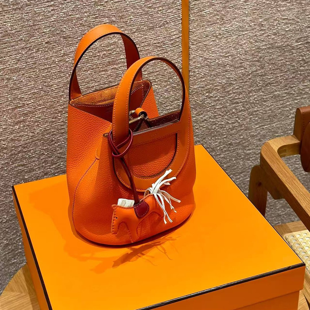Hermes In the Loop 18 Bag Handmade In Taurillon Clemence Leather Gold Hardware 8v Orange Poppy - Image 8