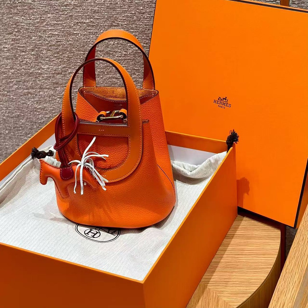 Hermes In the Loop 18 Bag Handmade In Taurillon Clemence Leather Gold Hardware 8v Orange Poppy - Image 7