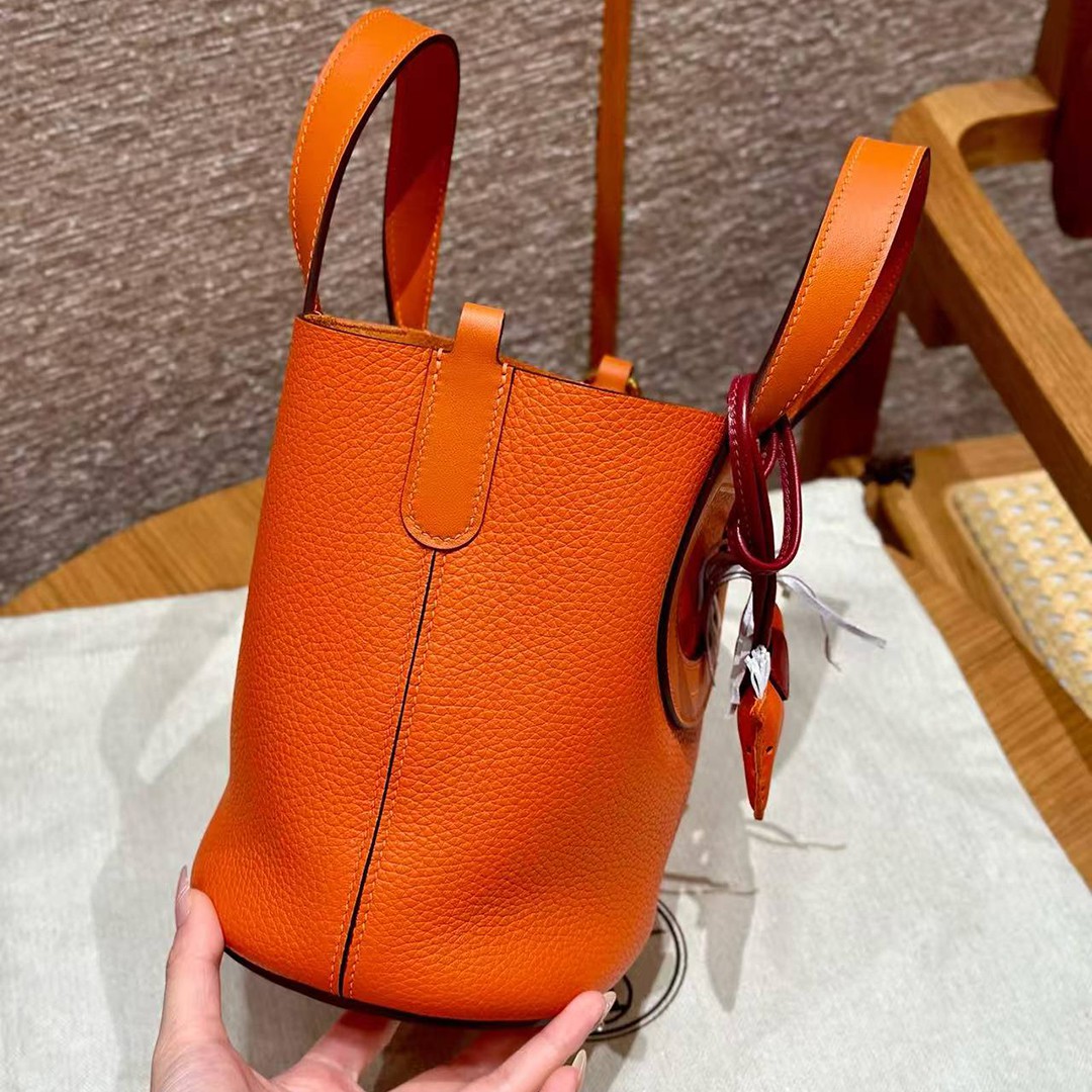 Hermes In the Loop 18 Bag Handmade In Taurillon Clemence Leather Gold Hardware 8v Orange Poppy - Image 4