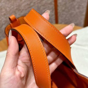 Hermes In the Loop 18 Bag Handmade In Taurillon Clemence Leather Gold Hardware 8v Orange Poppy - Image 3