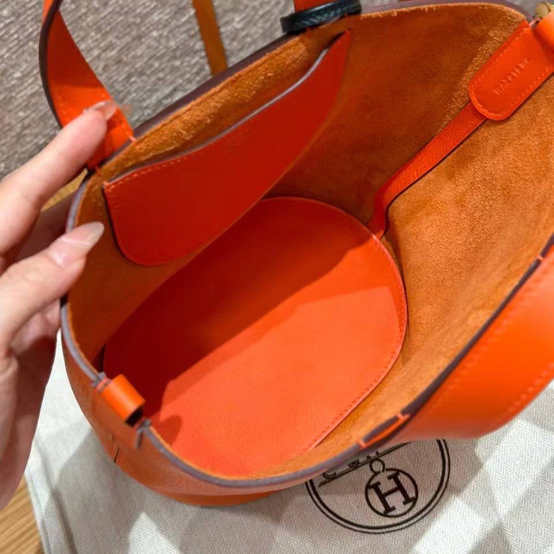 Hermes In the Loop 18 Bag Handmade In Taurillon Clemence Leather Gold Hardware 9J Feu - Image 10