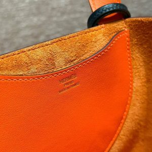 Hermes In the Loop 18 Bag Handmade In Taurillon Clemence Leather Gold Hardware 9J Feu - Image 9