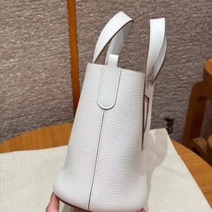 Hermes In the Loop 18 Bag Handmade In Taurillon Clemence Leather Gold Hardware M4 Girs Pale - Image 11
