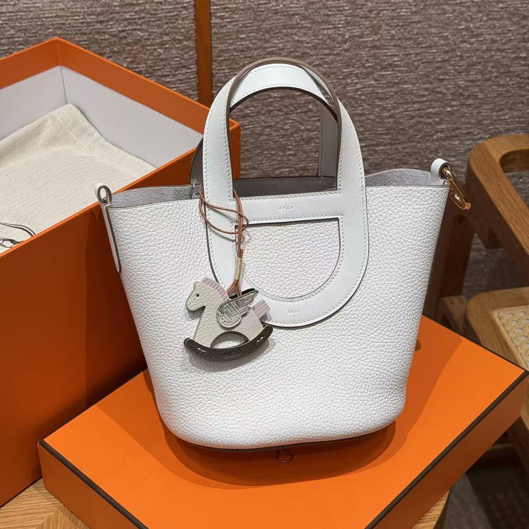 Hermes In the Loop 18 Bag Handmade In Taurillon Clemence Leather Gold Hardware M4 Girs Pale