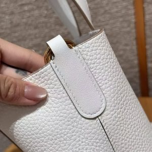 Hermes In the Loop 18 Bag Handmade In Taurillon Clemence Leather Gold Hardware M4 Girs Pale - Image 6