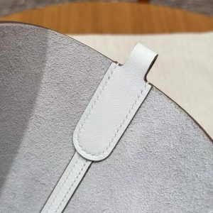 Hermes In the Loop 18 Bag Handmade In Taurillon Clemence Leather Gold Hardware M4 Girs Pale - Image 3
