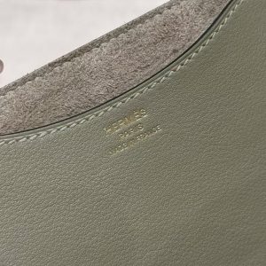 Hermes In the Loop 18 Bag Handmade In Taurillon Clemence Leather Gold Hardware Q1 Sauge - Image 11