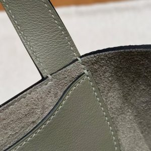 Hermes In the Loop 18 Bag Handmade In Taurillon Clemence Leather Gold Hardware Q1 Sauge - Image 10