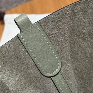 Hermes In the Loop 18 Bag Handmade In Taurillon Clemence Leather Gold Hardware Q1 Sauge - Image 8