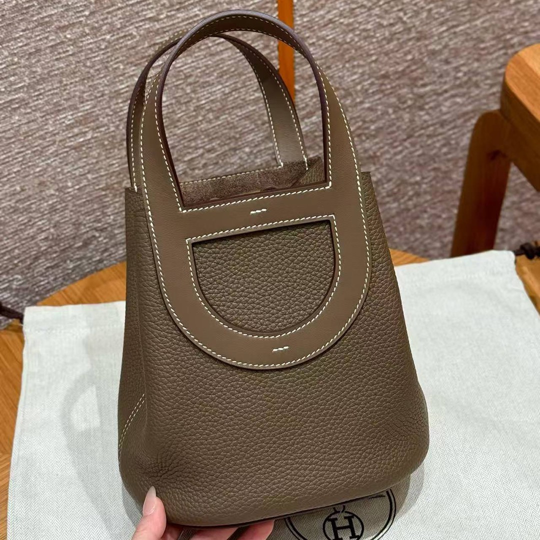 Hermes In the Loop 18 Bag Handmade In Taurillon Clemence Leather Gold Hardware ck18 Etoupe
