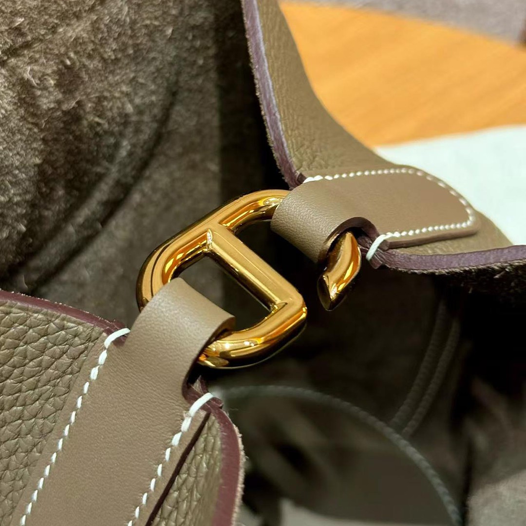 Hermes In the Loop 18 Bag Handmade In Taurillon Clemence Leather Gold Hardware ck18 Etoupe - Image 8