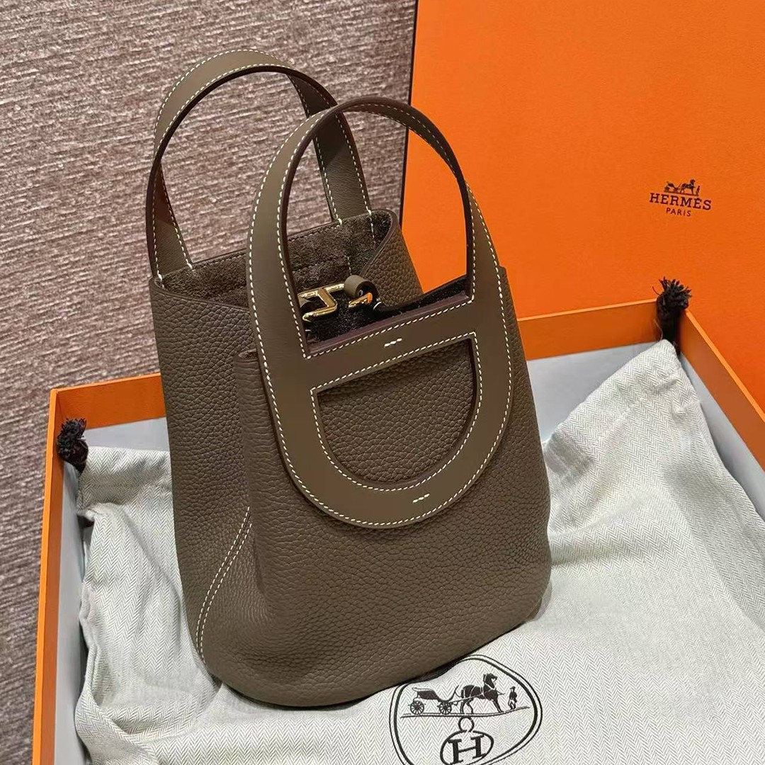 Hermes In the Loop 18 Bag Handmade In Taurillon Clemence Leather Gold Hardware ck18 Etoupe - Image 4