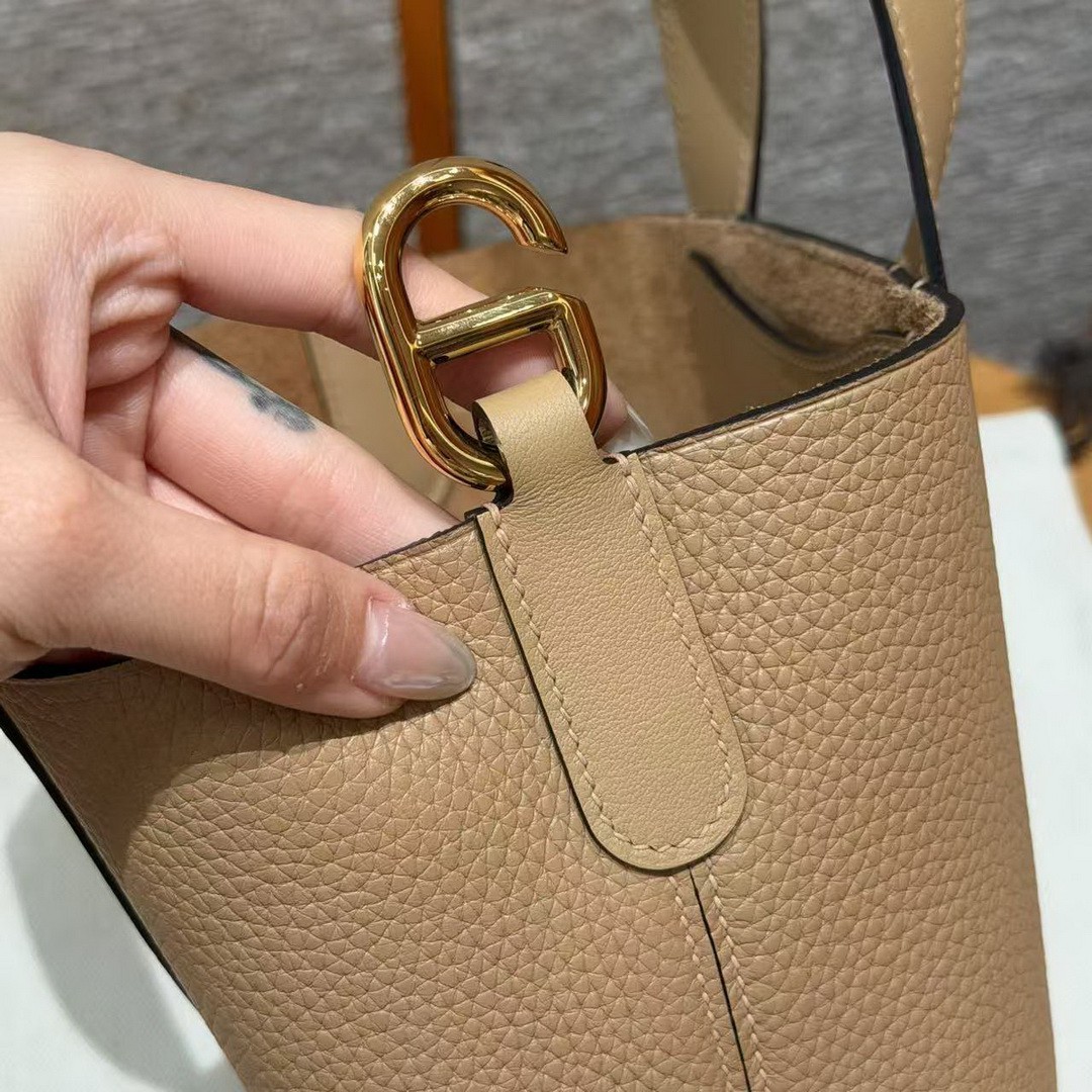 Hermes In the Loop 18 Bag Handmade In Taurillon Clemence Leather Silver Hardware 0M Chai - Image 6