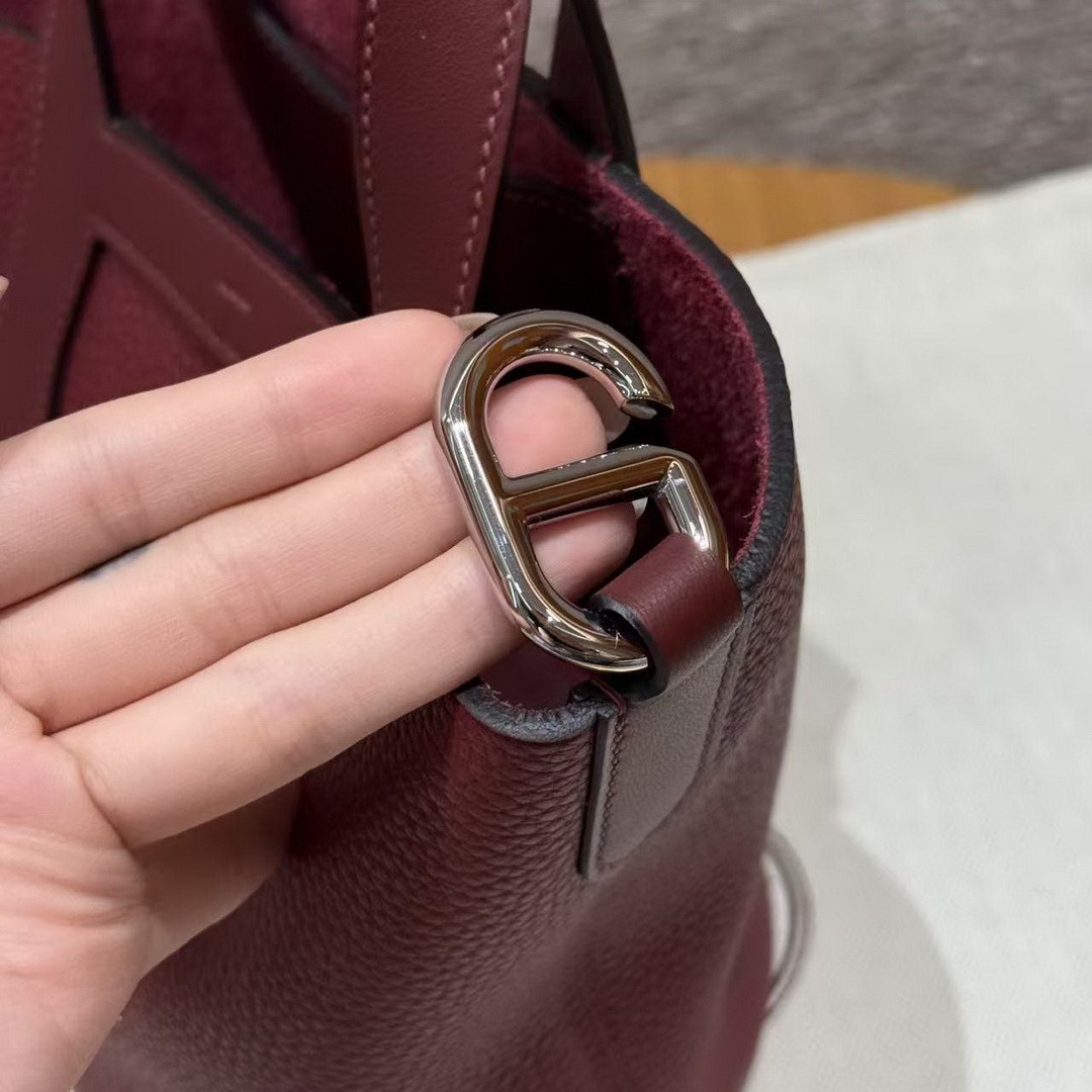 Hermes In the Loop 18 Bag Handmade In Taurillon Clemence Leather Silver Hardware 55 Rouge H - Image 3