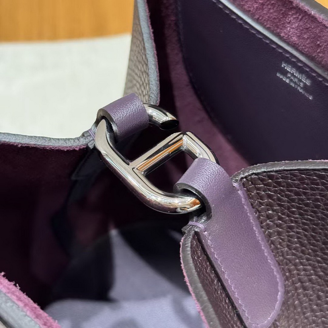 Hermes In the Loop 18 Bag Handmade In Taurillon Clemence Leather Silver Hardware 59 Raisin - Image 12